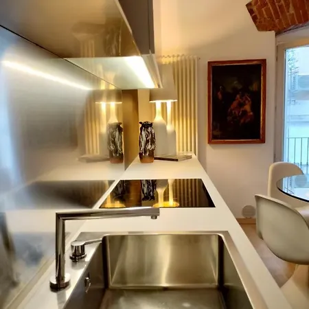 Juliet's Neighbours- Luxury Apartment *