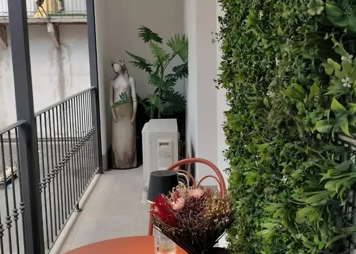 Juliet's Neighbours- Luxury 公寓 *